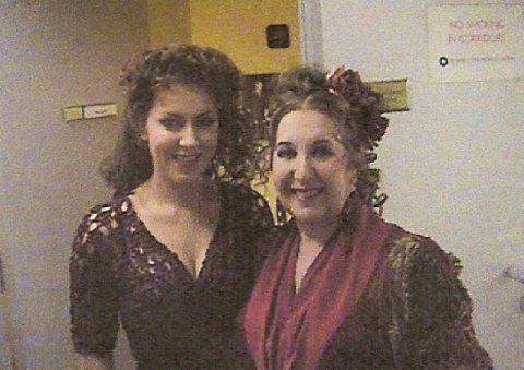 <p style="text-align: right;" dir="rtl">סילביה עם MILENA KITIC<br />לוס אנג'לס אופרה "CARMEN" 2004</p>