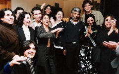 <p style="text-align: right;" dir="rtl">סילביה עם להקתה של קריסטינה הויוס</p>