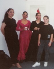 <p style="text-align: right;" dir="rtl">סילביה עם חברי להקתה 1990<br />שמאל לימין:<br />מיכל נתן, נטע שיזף, סילביה והדר שובל</p>
<p style="text-align: right;" dir="rtl"> </p>