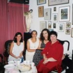 <p style="text-align: right;" dir="rtl">סילביה עם ויקטוריה אוחניה, אנה פוטוריאן וגלוריה מינגז (נספחת תרבות שגרירות ספרד) 1999</p>